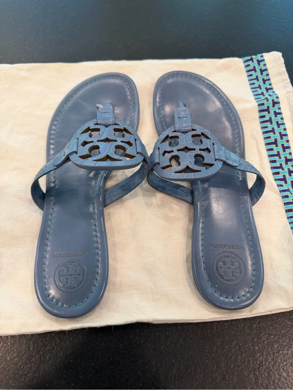 Tory Burch Miller Blue Croc Embossed Leather Logo Thong Sandals 8